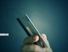 光大银行信用卡逾期两万多如何解决（光大信用卡43000逾期一年）