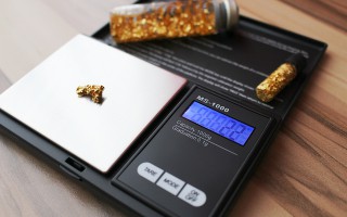 第一次办信用卡有1万吗（信用卡是一个月一还吗）