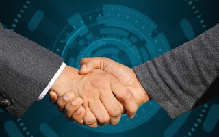 欠信用卡没还警察会直接逮捕人吗（欠信用卡不还公安机关会通缉吗）