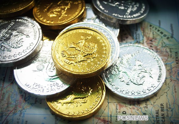 2023年银行信用卡的发卡量变化情况（2021年银行信用卡）